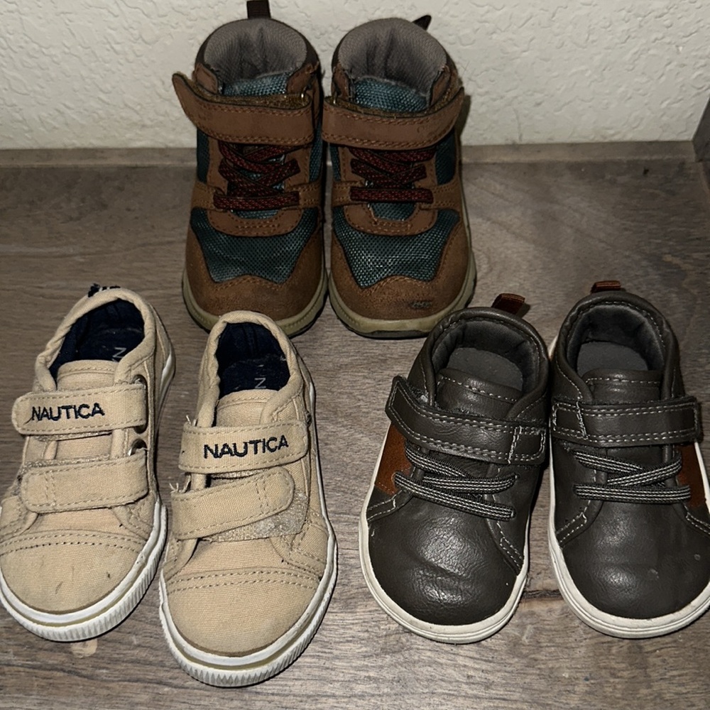 Size 4 toddler shoes all together
